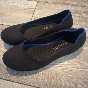 Black Rothy’s Flats